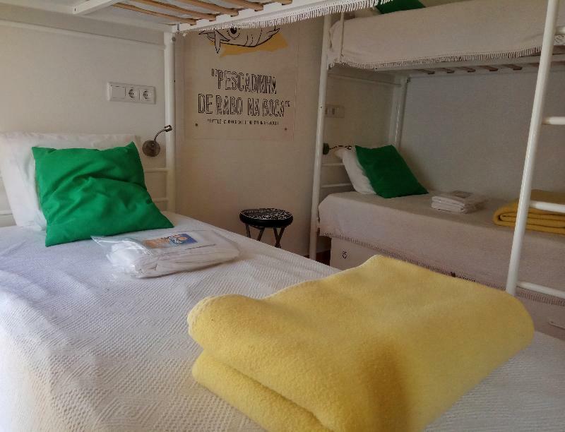 Racing Mackerel Hostel Лагуш Экстерьер фото