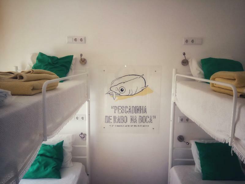 Racing Mackerel Hostel Лагуш Экстерьер фото