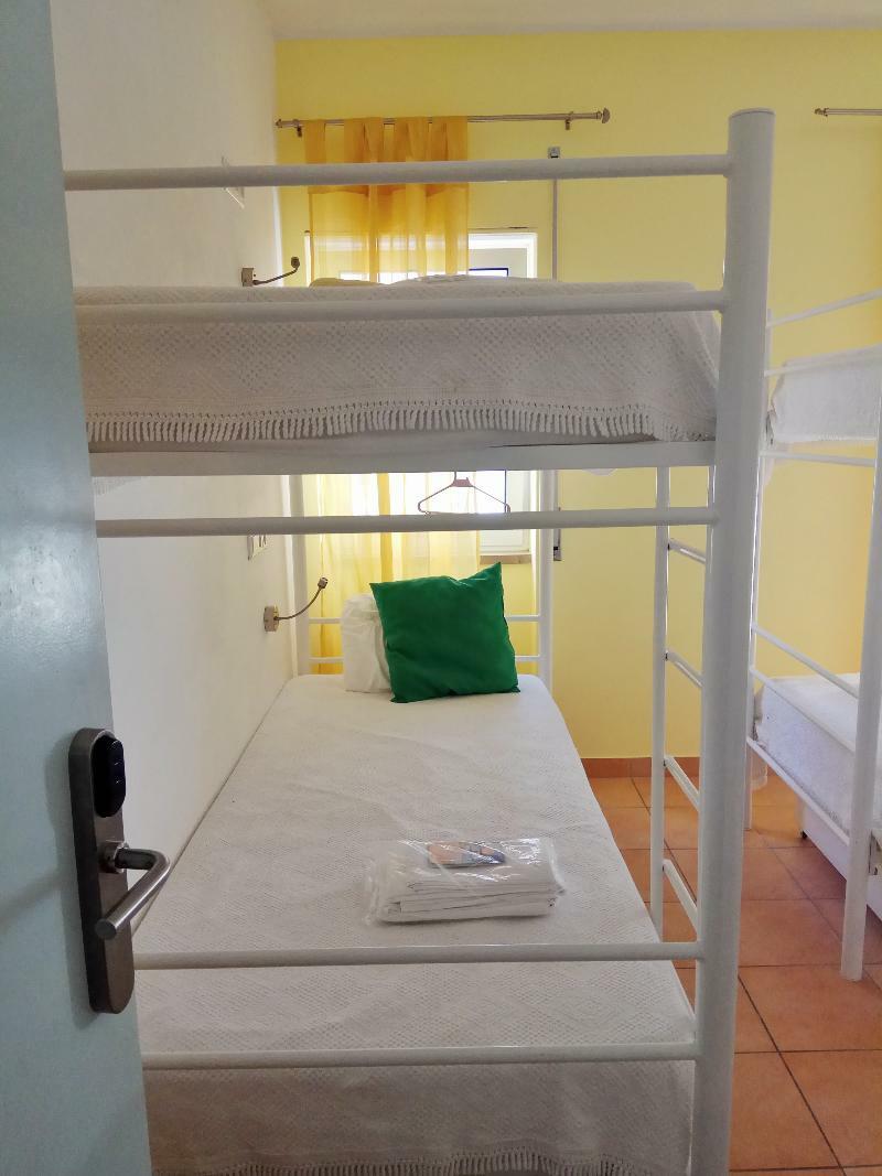 Racing Mackerel Hostel Лагуш Экстерьер фото